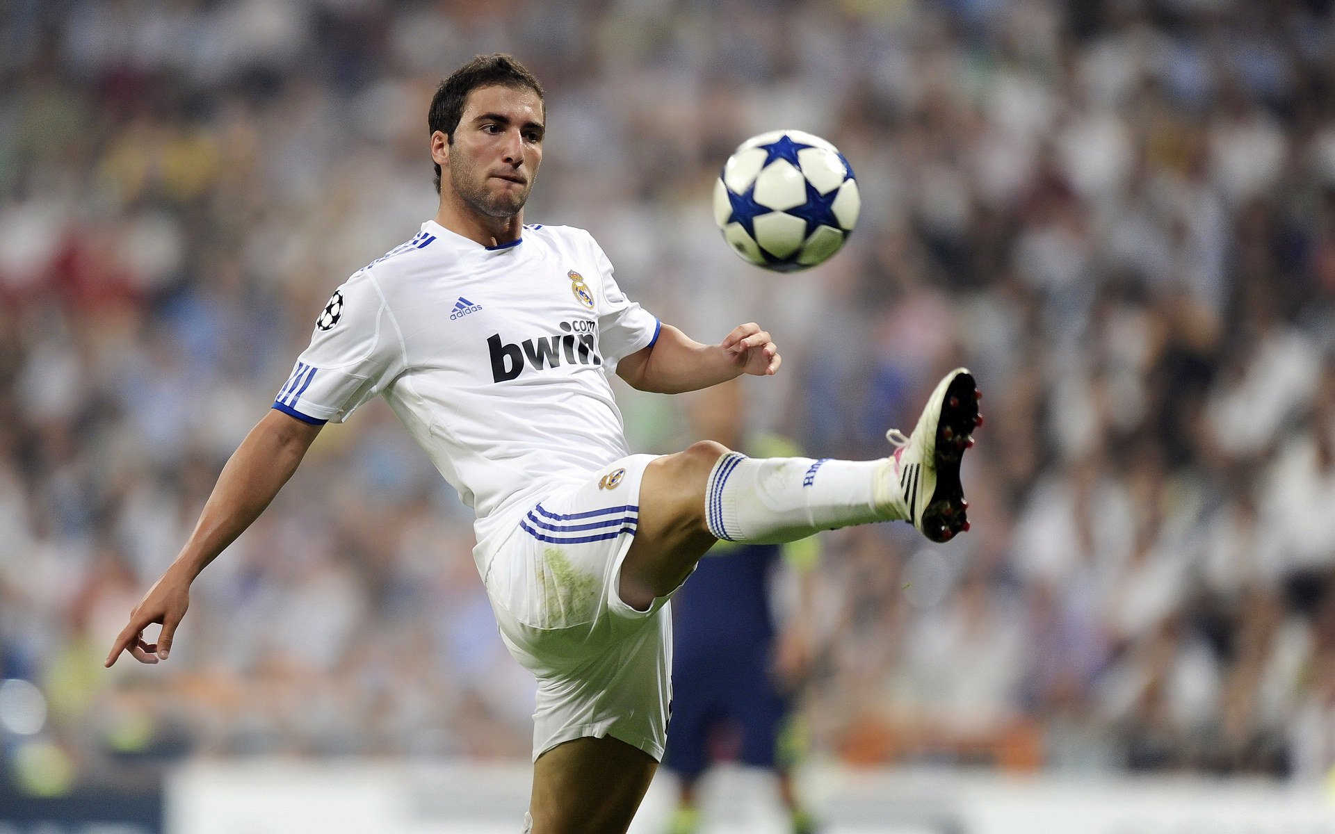 球迷狂欢:现场气氛最高的五大战役推荐,主场气氛最好的球队