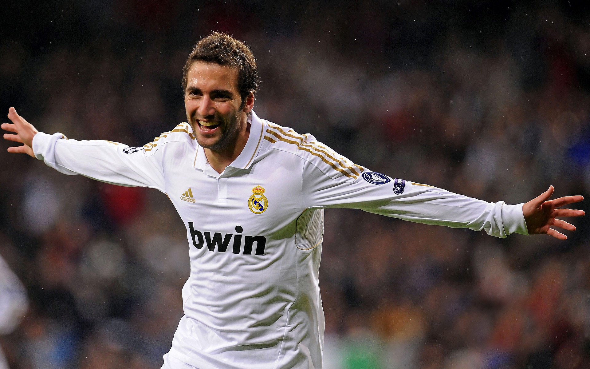 是否应加强对非英语国家球迷内容建设